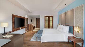 Premium bedding, in-room safe, desk, laptop workspace