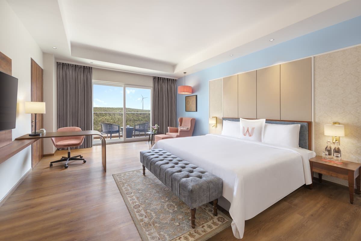 Deluxe-Zimmer, 1 Queen-Bett | 1 Schlafzimmer, hochwertige Bettwaren, Zimmersafe, Schreibtisch
