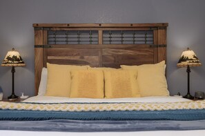 2 bedrooms, iron/ironing board, travel cot, free WiFi