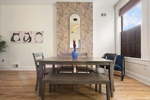 Dining - ★ HostWise Stays ★ Central Quiet Stay, Premium Parking & Dreamy Bath (Pittsburgh)