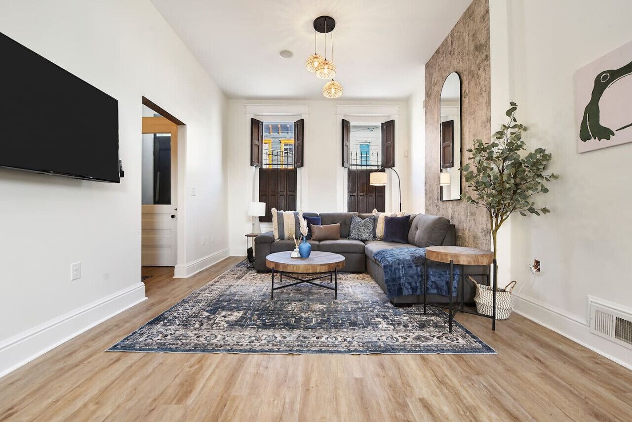 智能电视、办公室