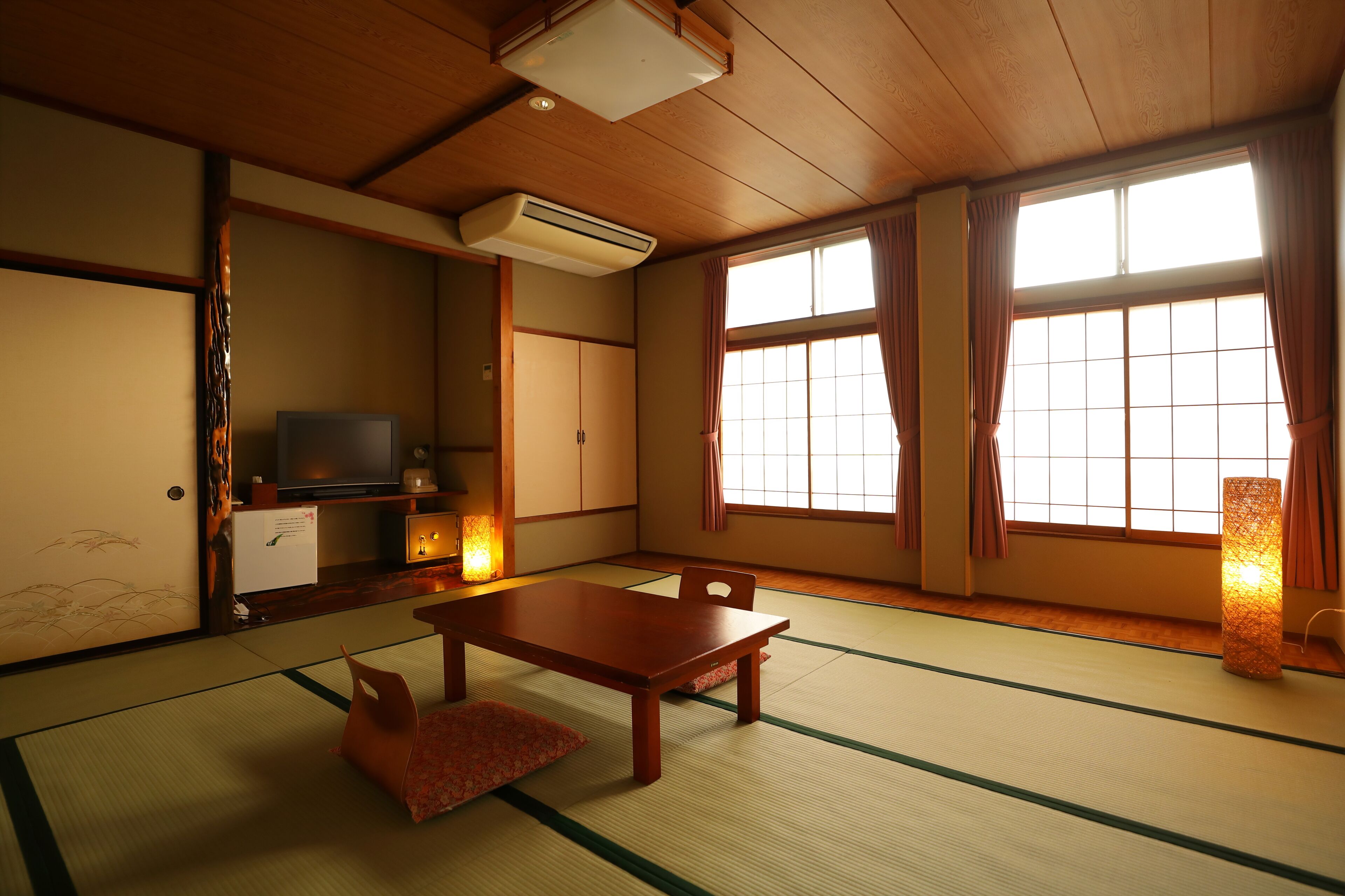 Economy Quadruple Room | In-room safe, blackout drapes, free WiFi, bed sheets