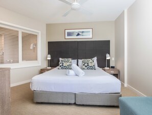 1 bedroom, iron/ironing board, free WiFi, bed sheets - The Pool Resort Kingscliff - One Bed Spa Suite (2218) - Holiday Management Co. (Tweed)