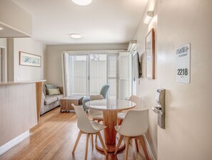 Dining - The Pool Resort Kingscliff - One Bed Spa Suite (2218) - Holiday Management Co. (Tweed)