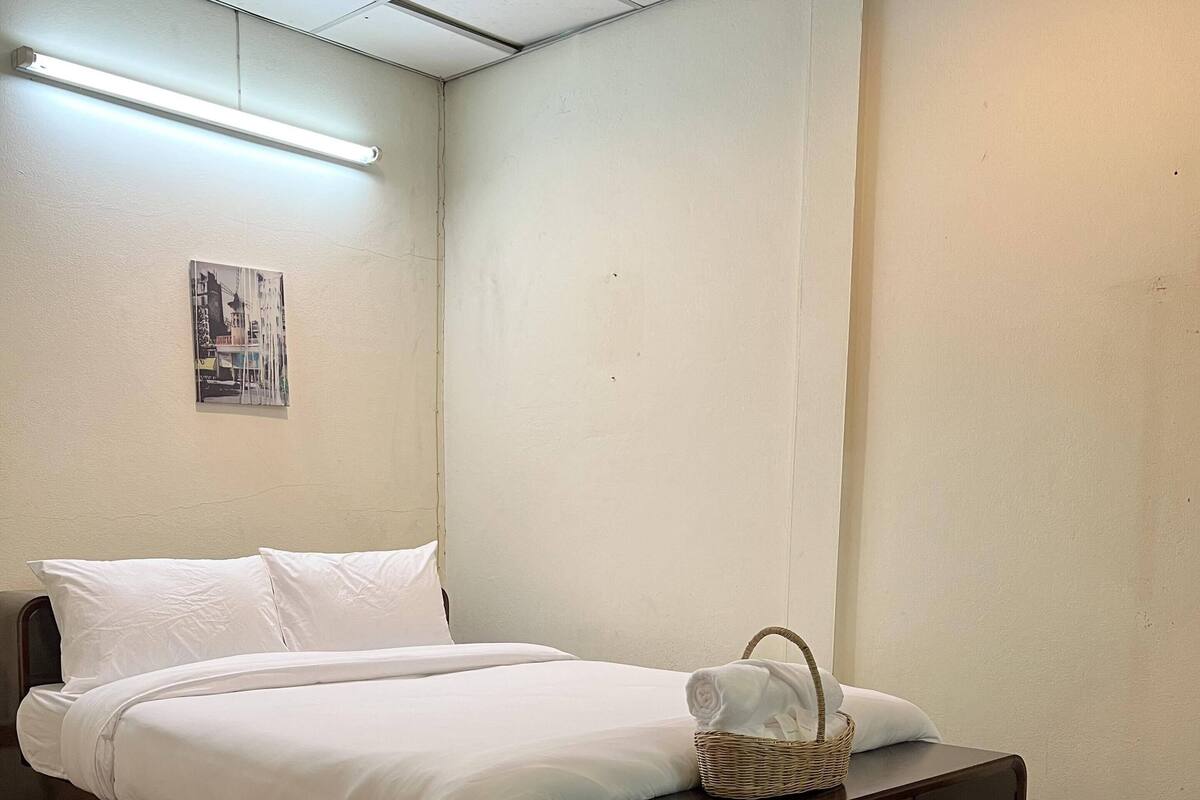 华丽双人房 | 免费 WiFi、床单