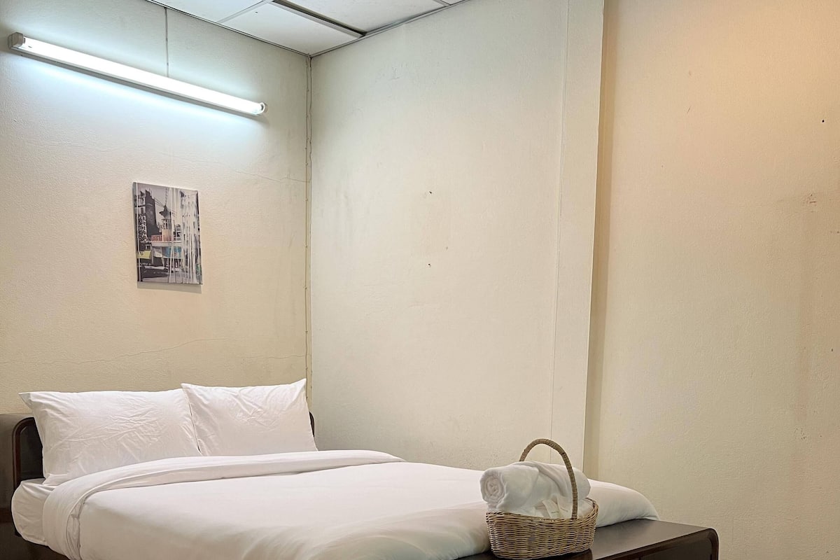 华丽双人房 | 免费 WiFi、床单