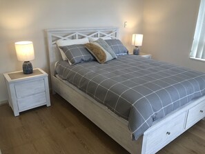 3 Schlafzimmer, Bügeleisen/Bügelbrett, Bettwäsche