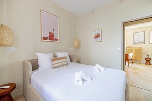 2 habitaciones, tabla de planchar con plancha, wifi y ropa de cama 