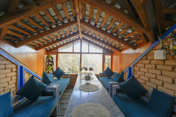 Lobby - Dharamshala Village Resort (Dharamshala)