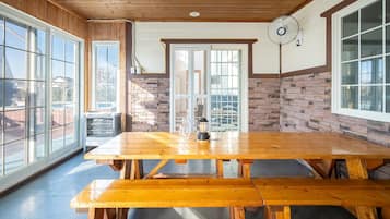Basic Room, 3 Bedrooms (the house) | 3 bedrooms, free WiFi