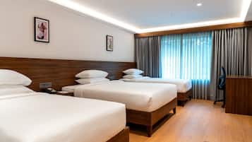 Family Triple Room | 1 多间卧室、办公桌、遮光窗帘、隔音