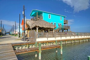 Exterior - Waterfront w/ Bay Views, Shared Pool & Boat Dock | Marlin Madness by AvantStay (Corpus Christi)