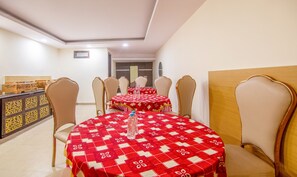 Dining - Treebo Royal Palace, New Delhi (New Delhi)