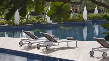 2 outdoor pools, open 8:00 AM to 8:00 PM, free cabanas