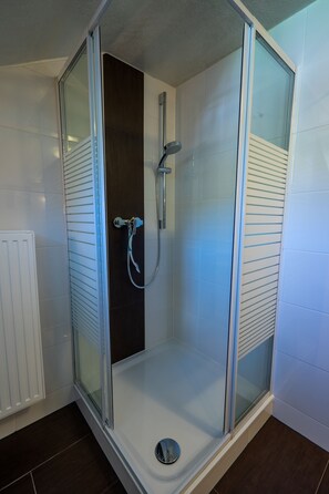 Shower, hair dryer, towels - Ferienhaus Villa Pia 140 qm (Reit im Winkl)