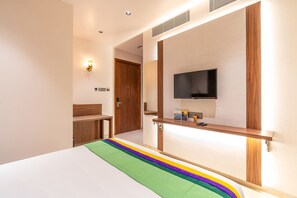 Deluxe Double Room | In-room safe, desk, soundproofing, iron/ironing board - Treebo Premium Heritage Grand, Thane (Thane)