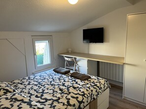 2 bedrooms, free WiFi, bed sheets