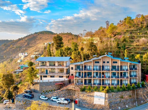  Himalayas Resort by The Lake Hill