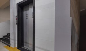 Lobby - Itsy Hotels Signature, Nehru Nagar (Ahmedabad)