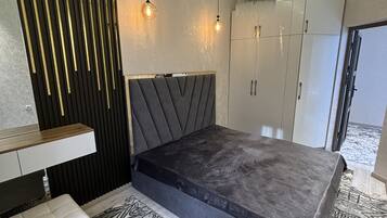 1 chambre, coffres-forts dans les chambres, Wi-Fi gratuit, draps fournis