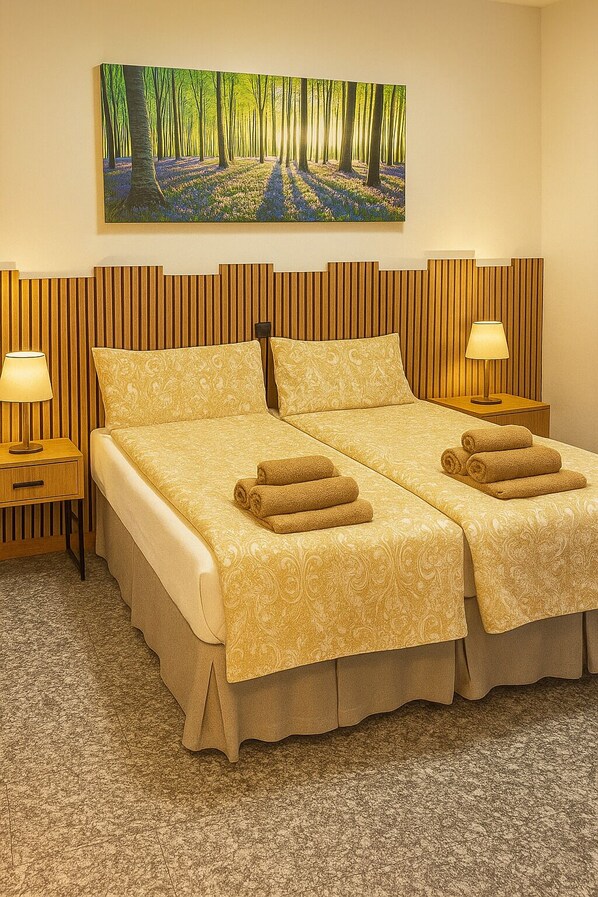 2 bedrooms, in-room safe, desk, iron/ironing board