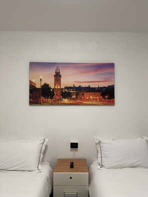 2 bedrooms, in-room safe, desk, iron/ironing board