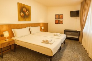 2 soverom, safe på rommet, skrivebord og strykejern/-brett