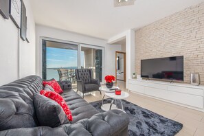 Télévision, cheminée