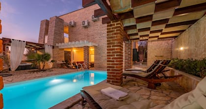 10 PAX, Ideal for families, Children's playground , Private pool, Sauna, Hot tub