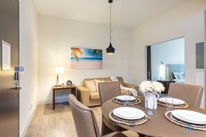 TV, offices - Rooftop Pool+ Hot Tub+Gym|Near Beach (Hollywood)