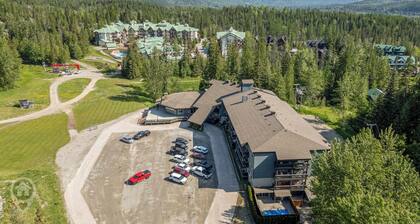 Griz Inn Hotel Room / Ski in out