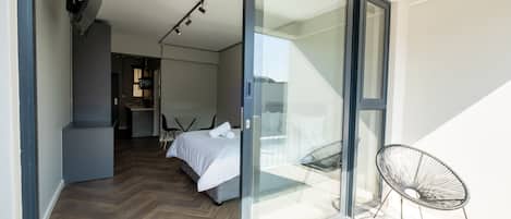 Superior Room | 1 bedroom, desk, laptop workspace, soundproofing