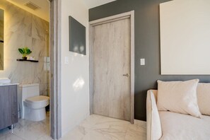 Bruser, hårtørrer, håndklæder