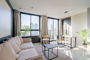 TV, offices - w *| Positioned 1BR w/ Beautiful View in Calle 50 (Panamá)