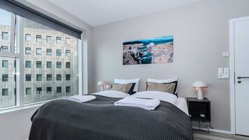 2 dormitoris, planxa i posts de planxar, wifi i roba de llit