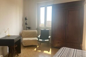 1 Schlafzimmer, Schreibtisch, Bügeleisen/Bügelbrett, WLAN