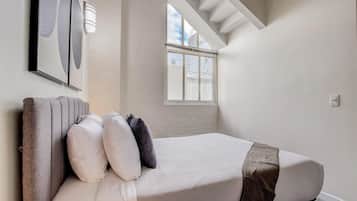 4 bedrooms, desk, iron/ironing board, WiFi