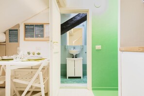 Dusche, Haartrockner, Bidet, Handtücher