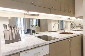 Fridge, microwave, coffee/tea maker, toaster