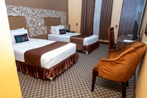 Twin Room | Bar mini, meja, ruang kerja komputer riba, Wi-fi percuma 