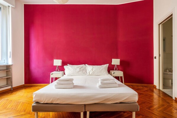 2 bedrooms, WiFi, bed sheets