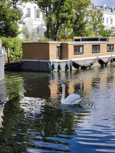 Comfy Canal Boat in Little Venice for Family & Friends