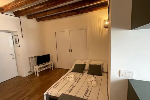 1 bedroom, iron/ironing board, WiFi, bed sheets - BnButler - Tortona, 12 (Milano)