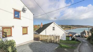 Cottage | Property grounds