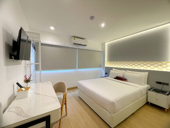 Habitación doble superior | Caja de seguridad en la habitación y escritorio 