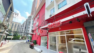 Mặt tiền nơi lưu trú