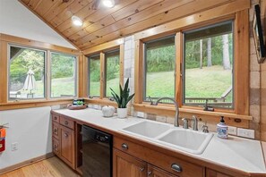 Fridge, oven, stovetop, coffee/tea maker - Private Cabin Retreat- Hot Tub | Pool | Game Room (Springwater)