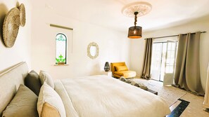 4 bedrooms, iron/ironing board, travel crib, free WiFi