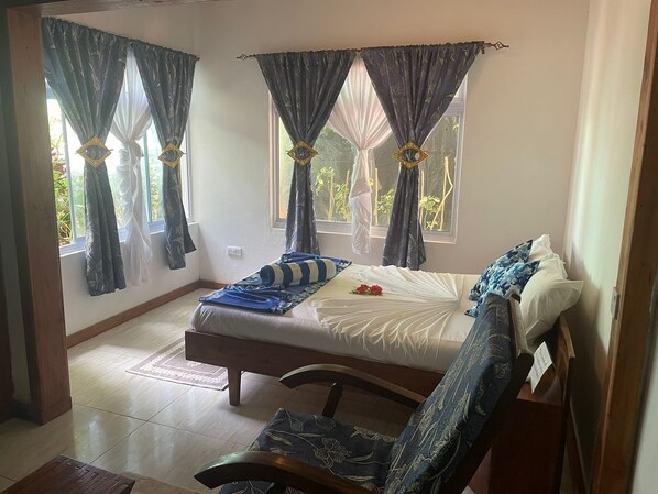 Deluxe Double Room | Free WiFi - Jeanny's Apartments (Praslin Island)