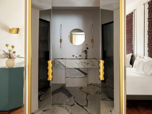 Standard Suite | Bathroom | Rainfall showerhead, designer toiletries, hair dryer, bathrobes - Palazzo Talìa - Small Luxury Hotels of the World (Rome)